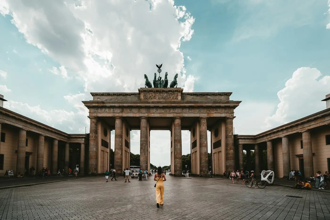 Almanya basın bülteni dağıtımı — Berlin ve 70+ yerel haber sitesi medya ağı